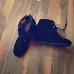Black suede Toms desert wedges